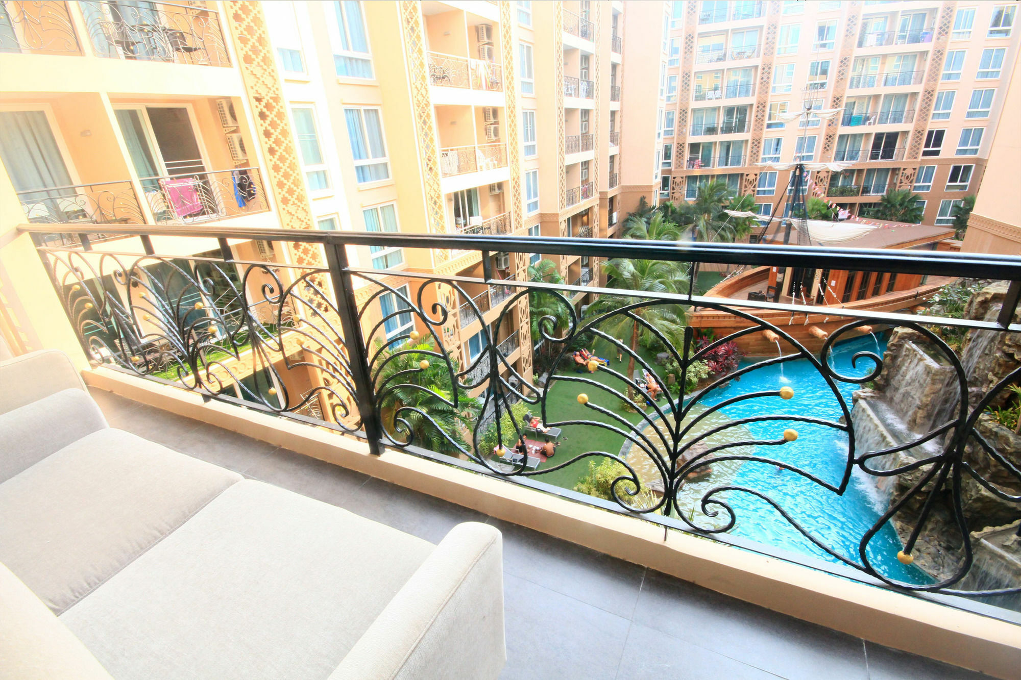 Atlantis Condo & Water Park Pattaya By The Sea Exterior foto